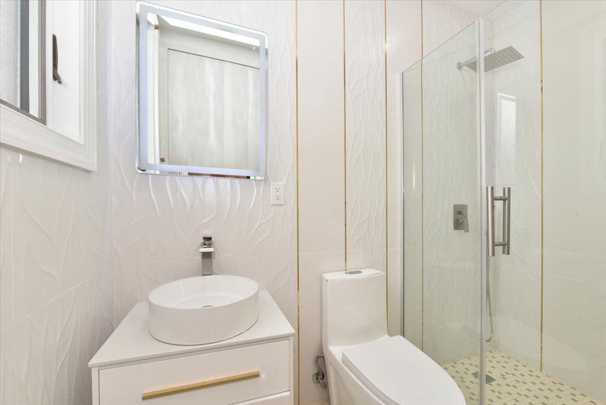 Single Family 173  Queens, NY 11366, MLS-842393-18