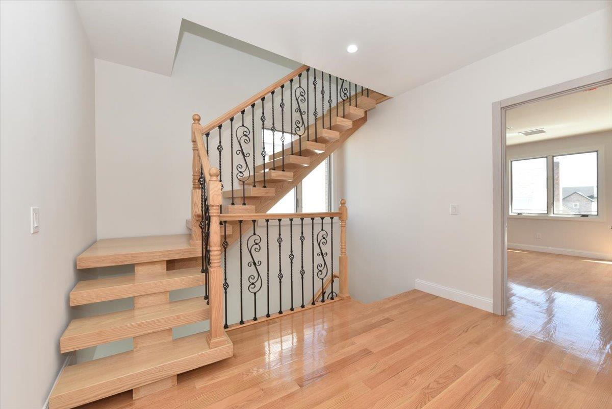 Single Family 173  Queens, NY 11366, MLS-842393-19