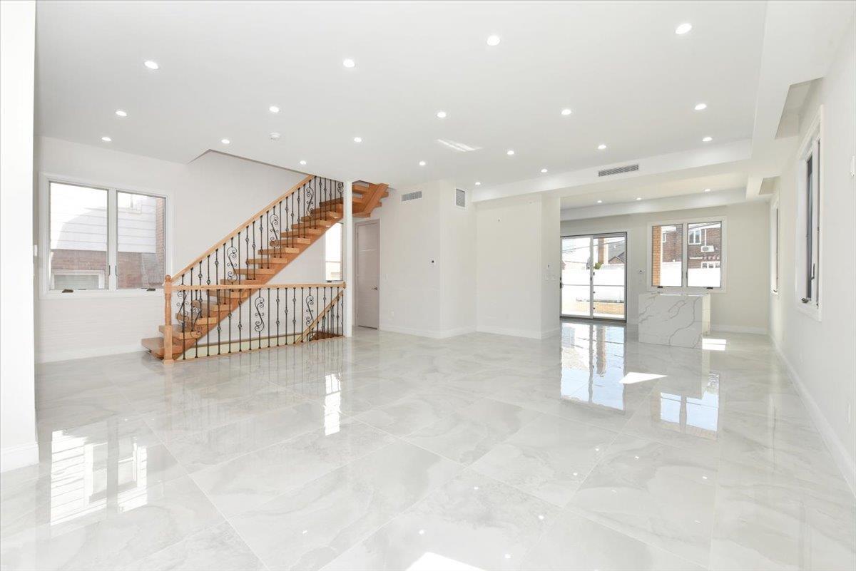 Single Family 173  Queens, NY 11366, MLS-842393-9