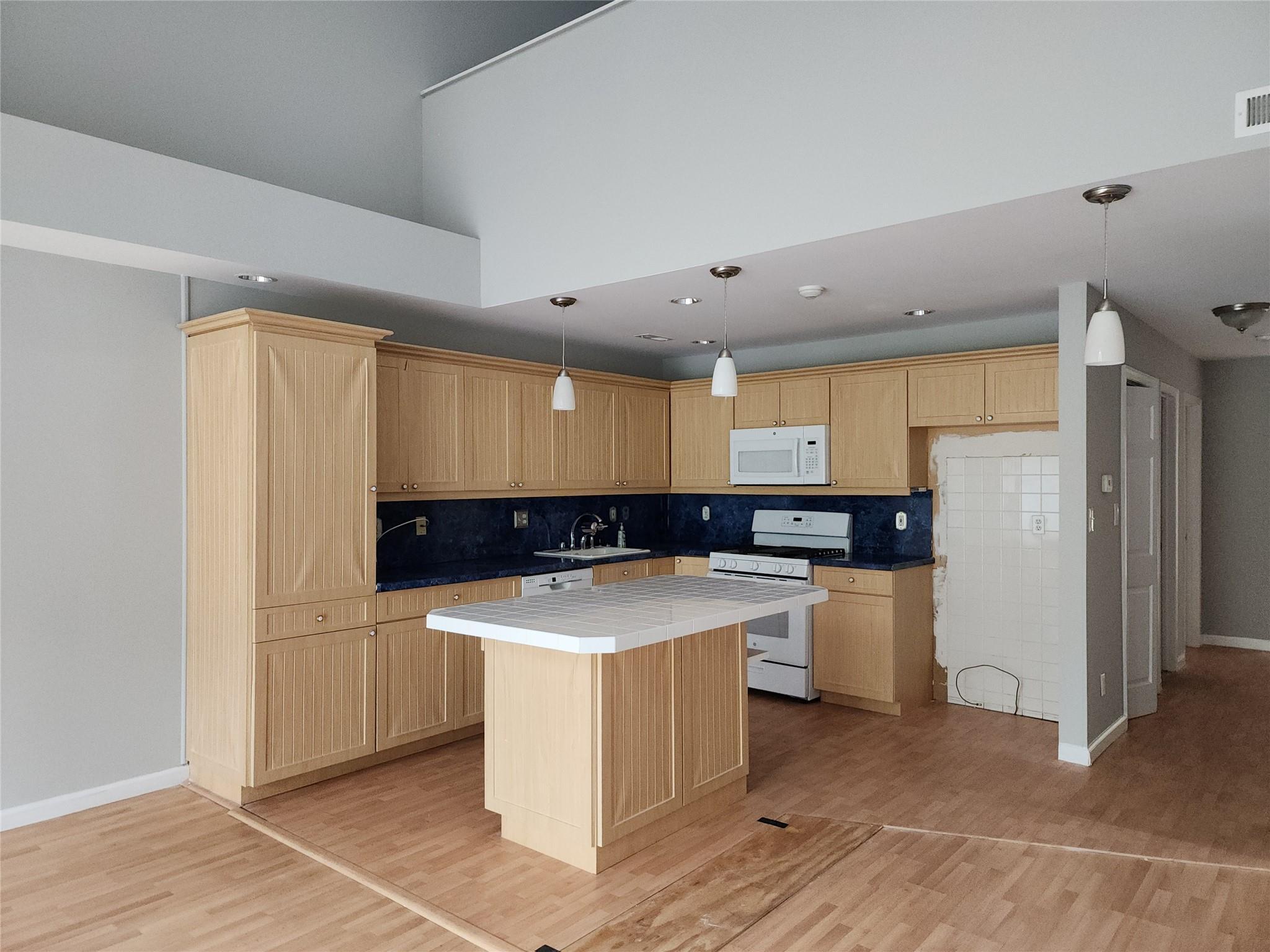 Condo Ranch  Suffolk County, NY 11949, MLS-842413-2