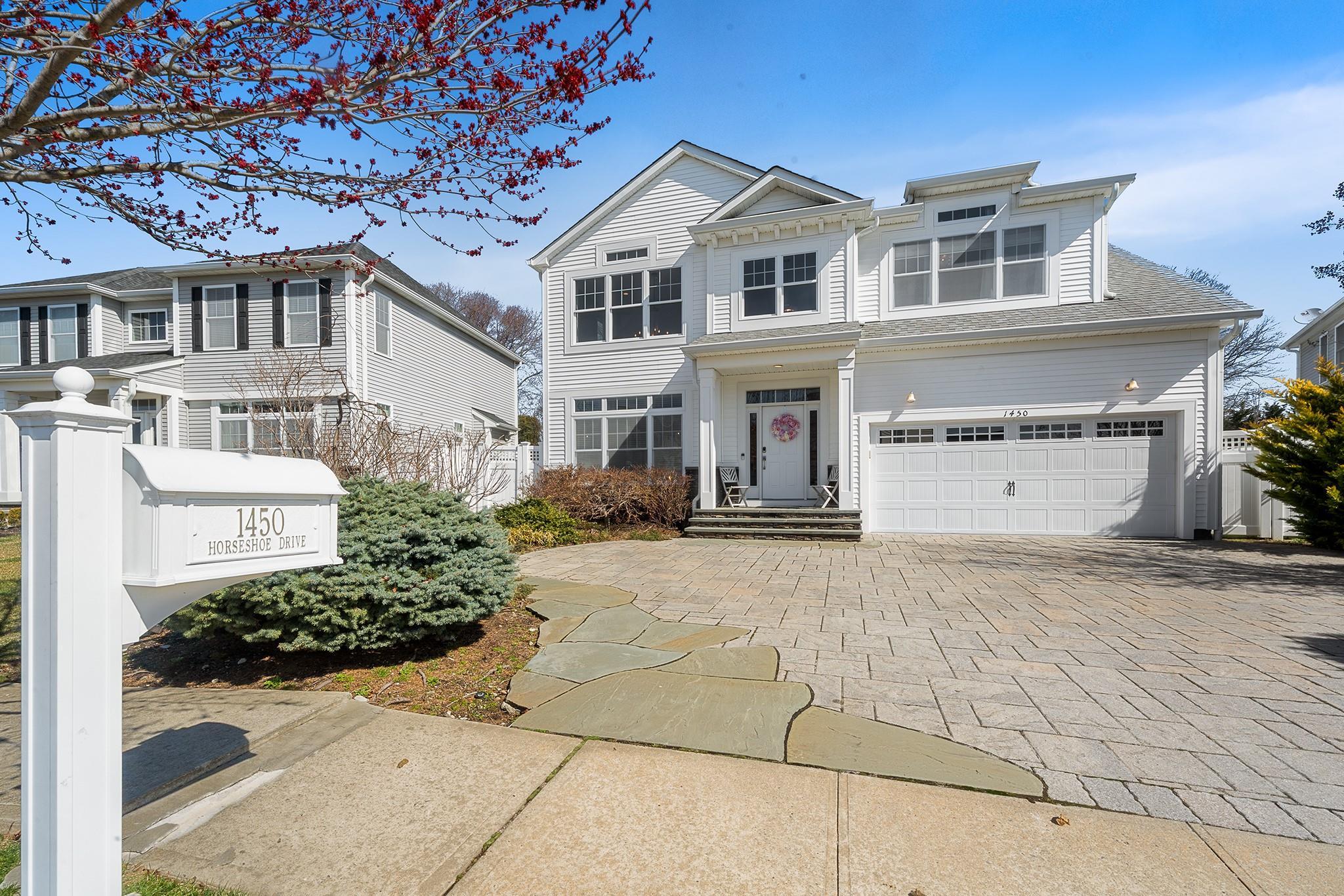 Single Family Horseshoe  Nassau County, NY 11710, MLS-842430-2