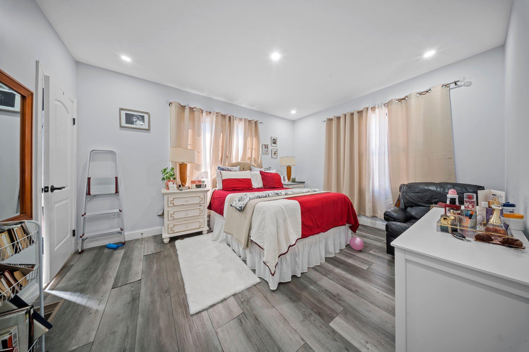 Single Family 145th  Queens, NY 11413, MLS-842486-21