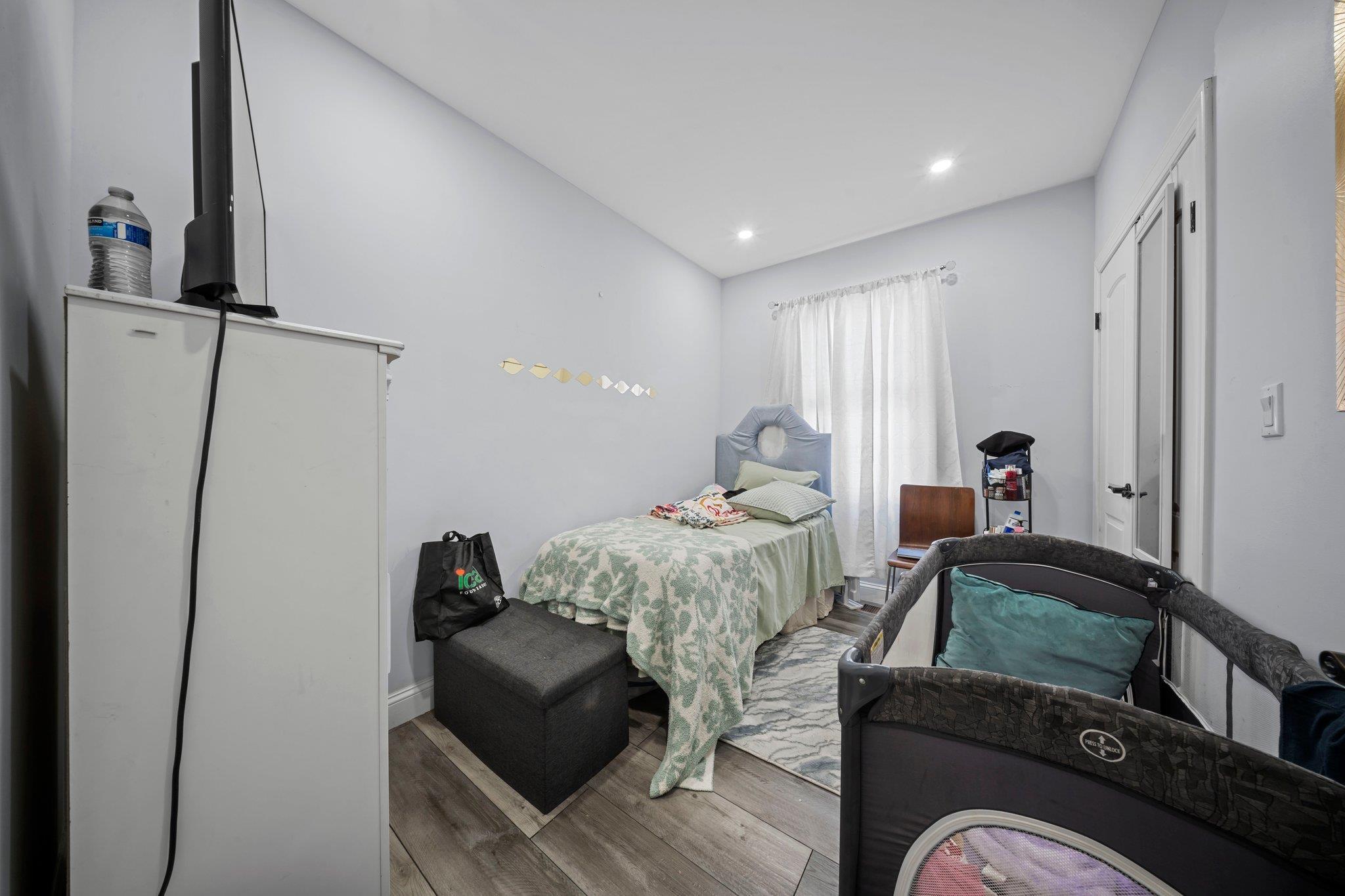 Single Family 145th  Queens, NY 11413, MLS-842486-23