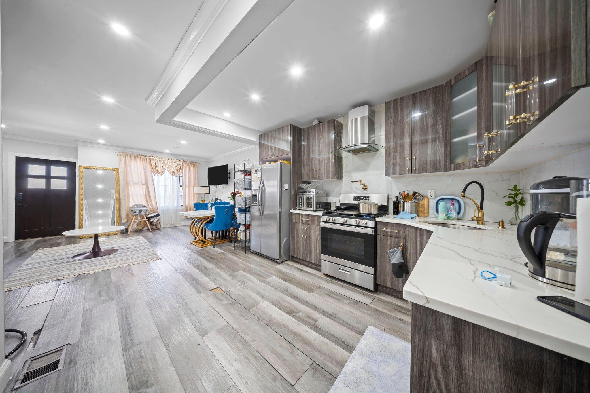 Single Family 145th  Queens, NY 11413, MLS-842486-31