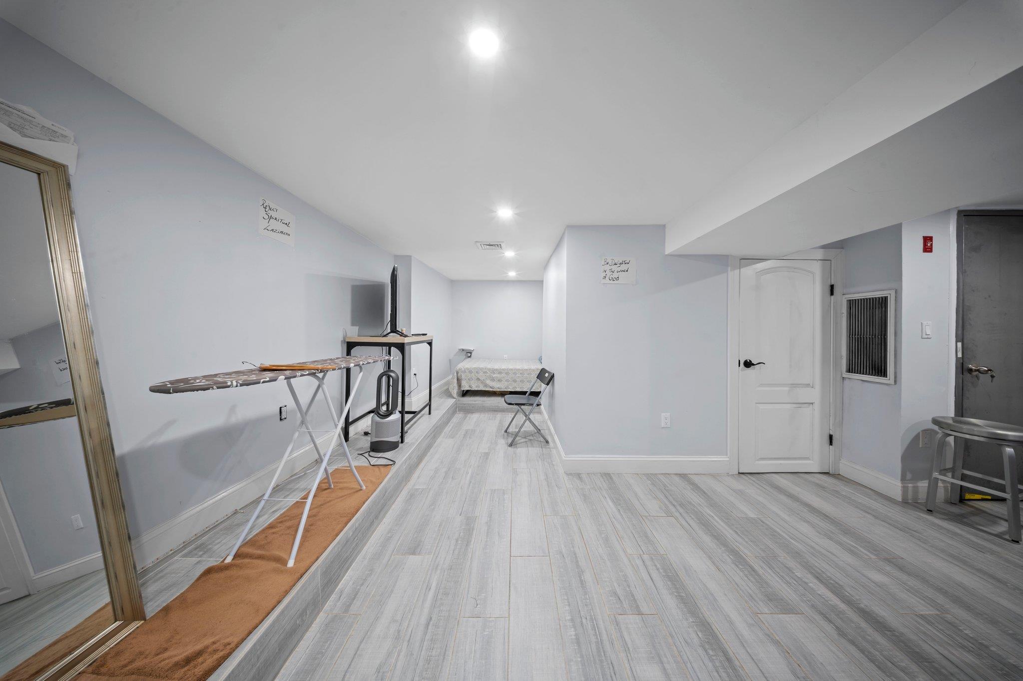 Single Family 145th  Queens, NY 11413, MLS-842486-38