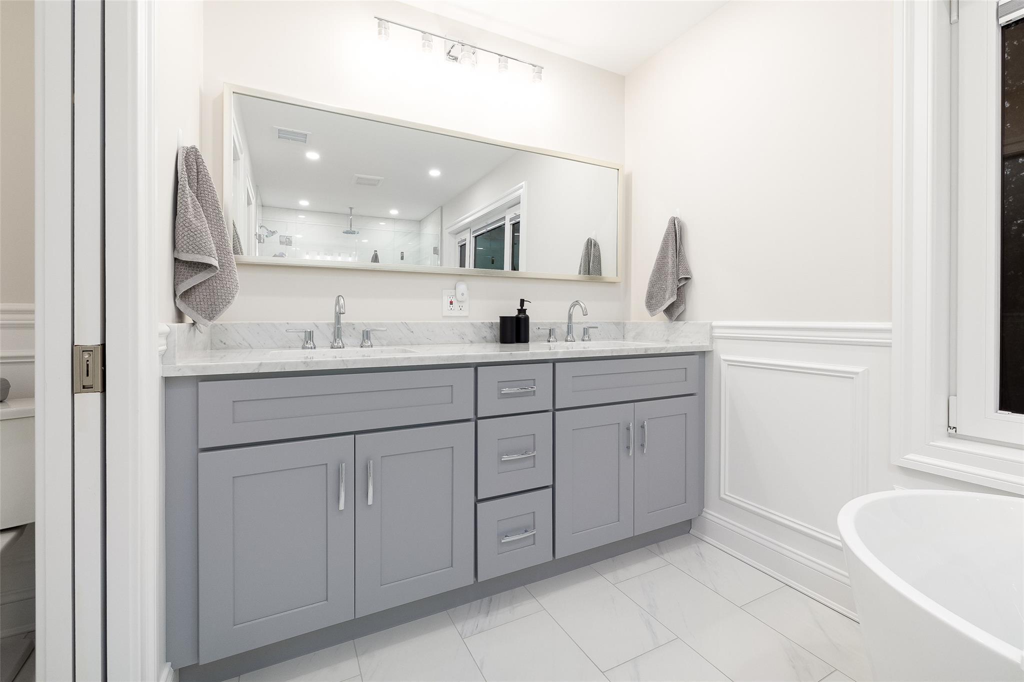 Single Family Broadview  Suffolk County, NY 11754, MLS-842489-18
