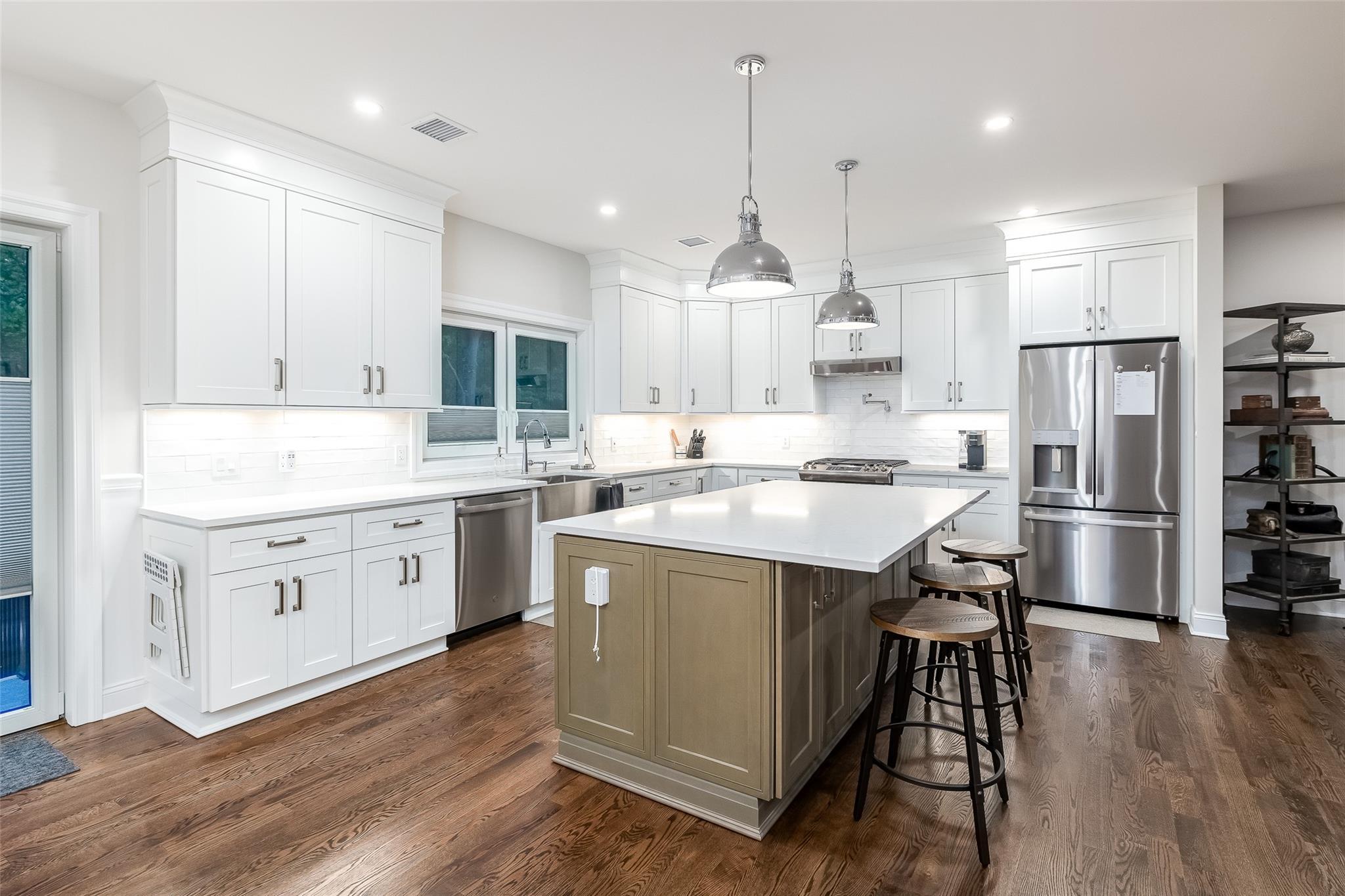 Single Family Broadview  Suffolk County, NY 11754, MLS-842489-3