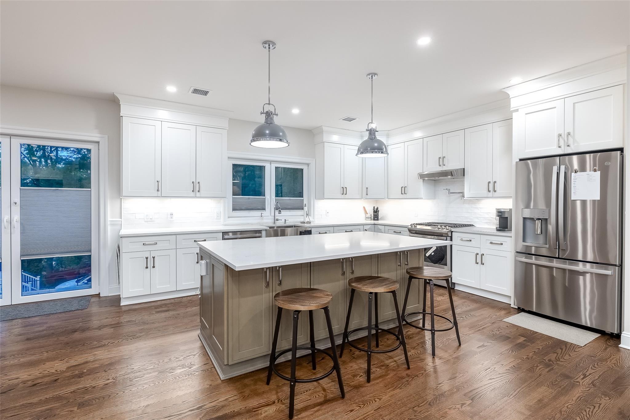 Single Family Broadview  Suffolk County, NY 11754, MLS-842489-4