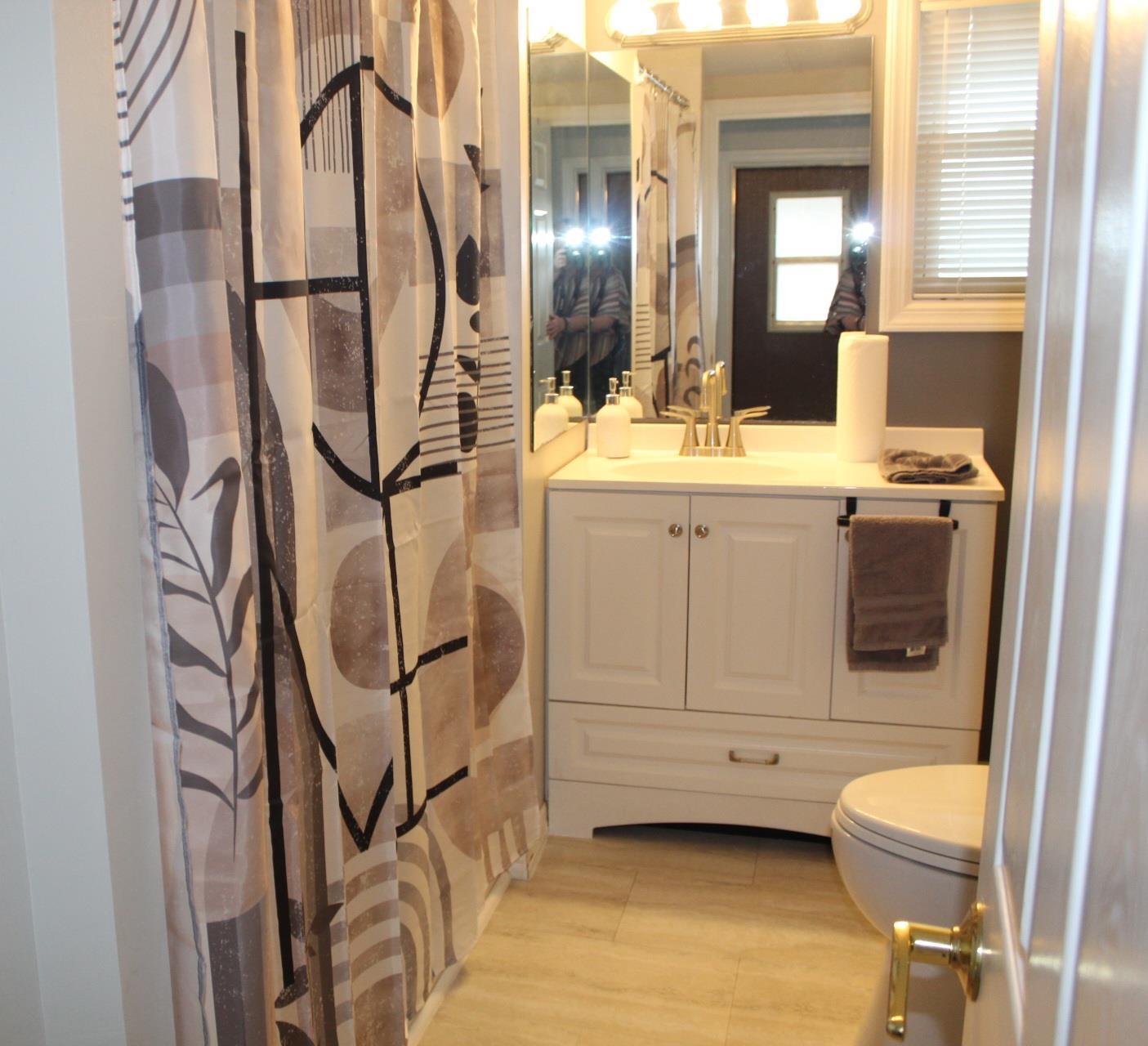 Single Family Mindy Lane.  Suffolk County, NY 11716, MLS-842509-14