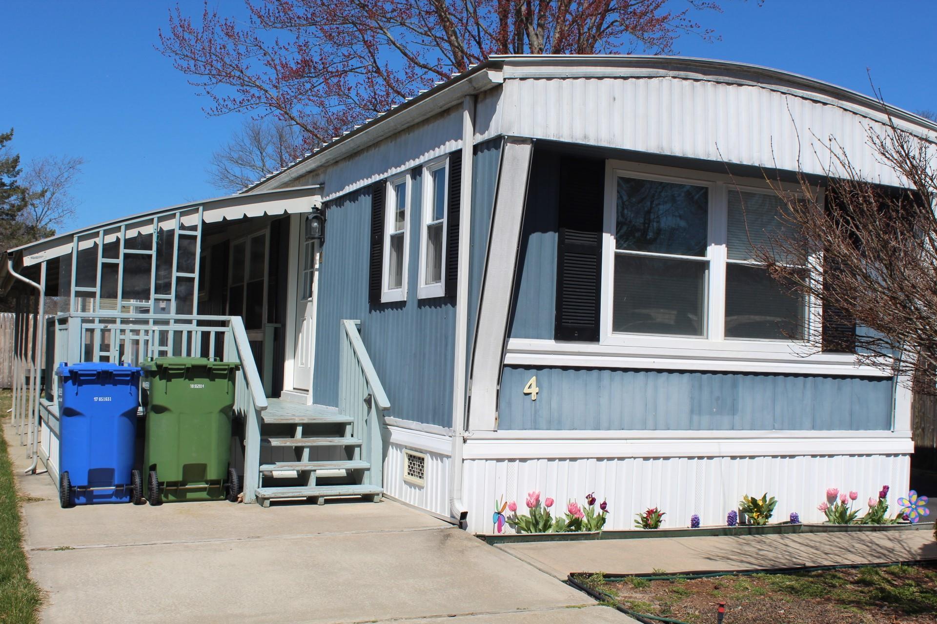 Single Family Mindy Lane.  Suffolk County, NY 11716, MLS-842509-2