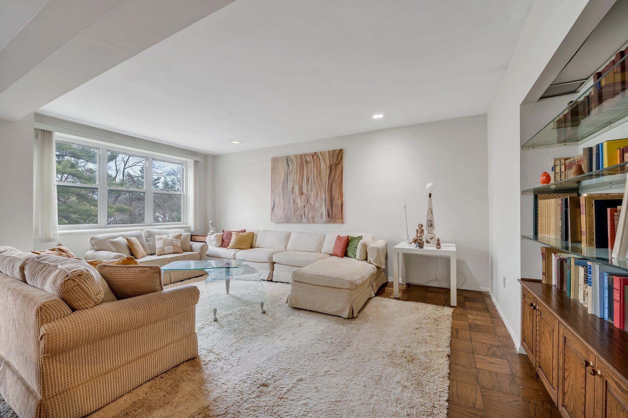 Coop Kensington Gate  Nassau County, NY 11021, MLS-842560-10