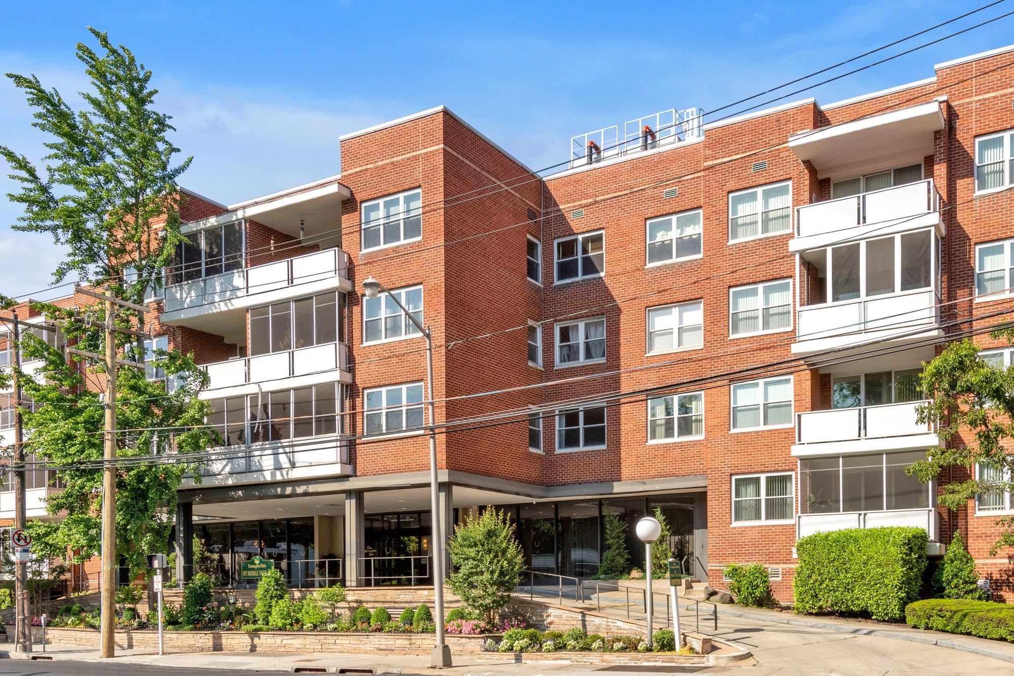 Coop Kensington Gate  Nassau County, NY 11021, MLS-842560-21