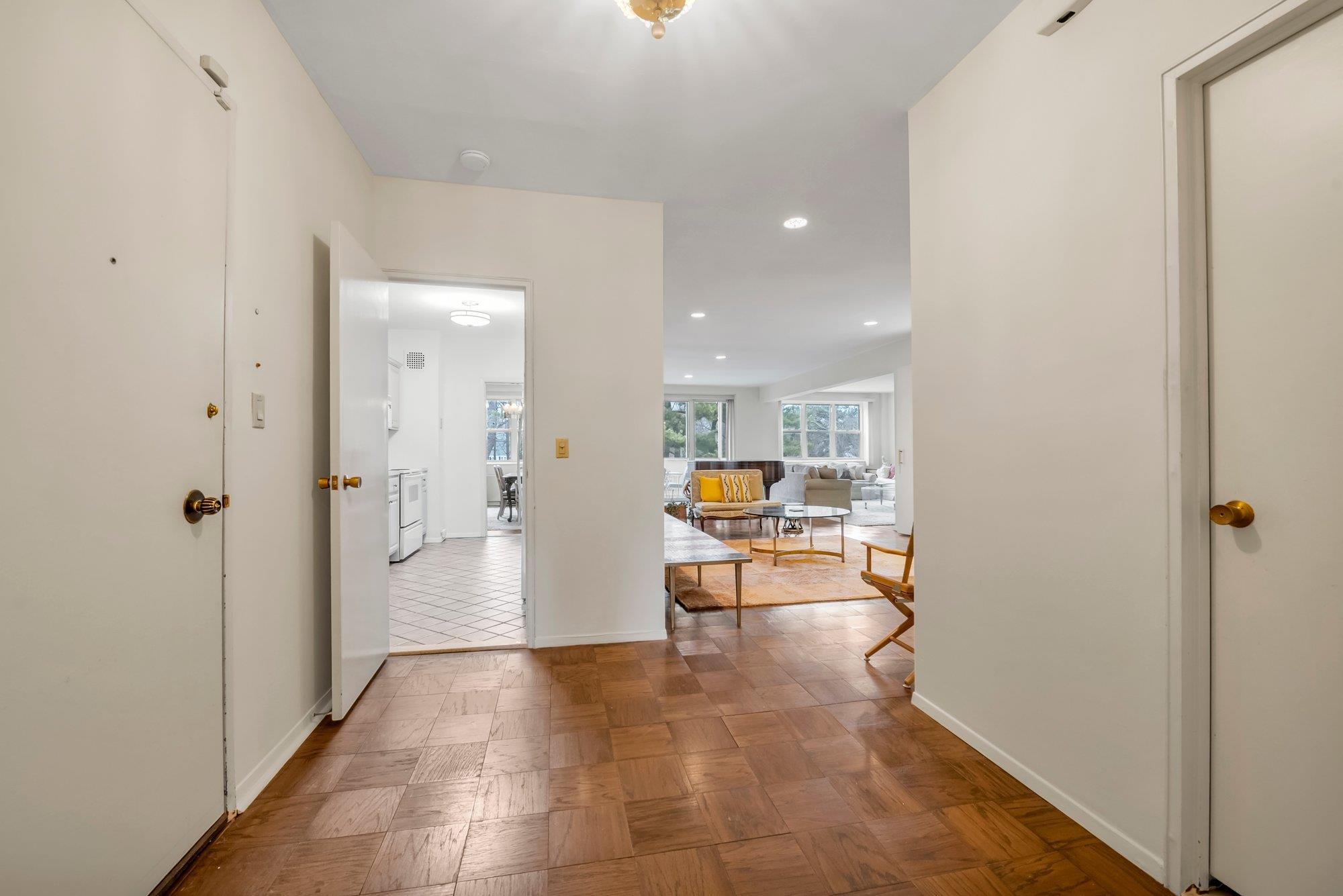 Coop Kensington Gate  Nassau County, NY 11021, MLS-842560-3