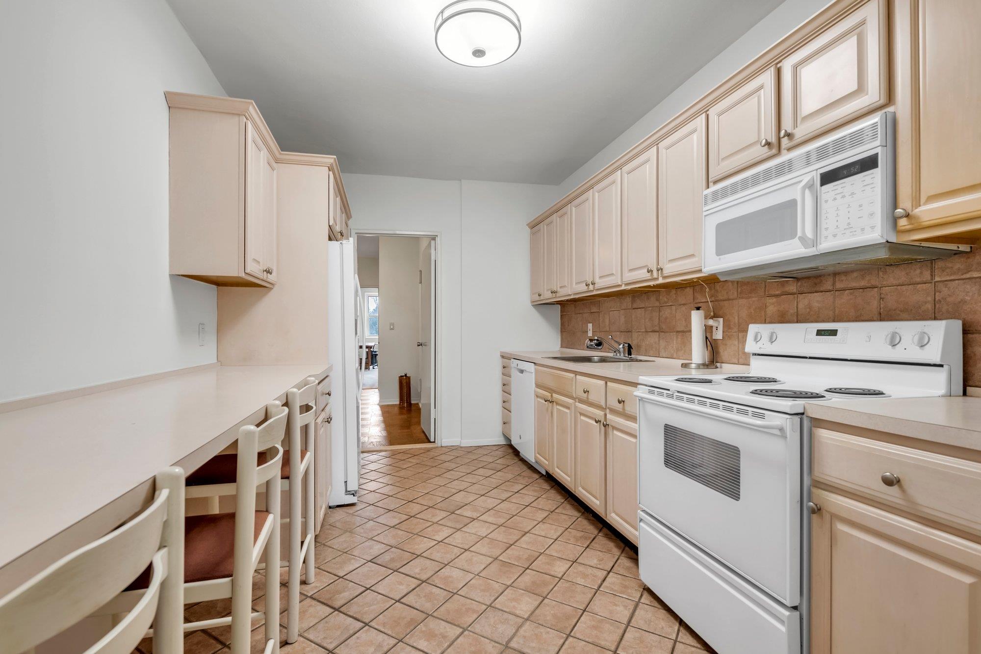 Coop Kensington Gate  Nassau County, NY 11021, MLS-842560-8