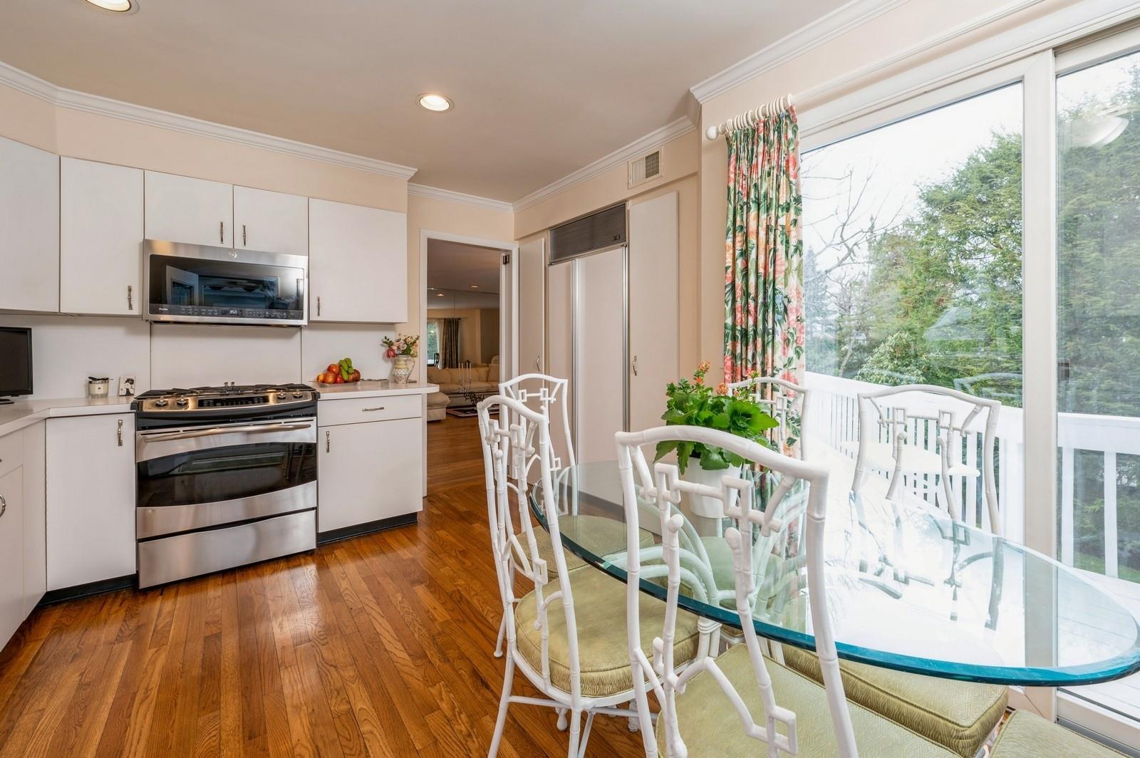 Single Family Greenvale  Westchester County, NY 10583, MLS-842598-11