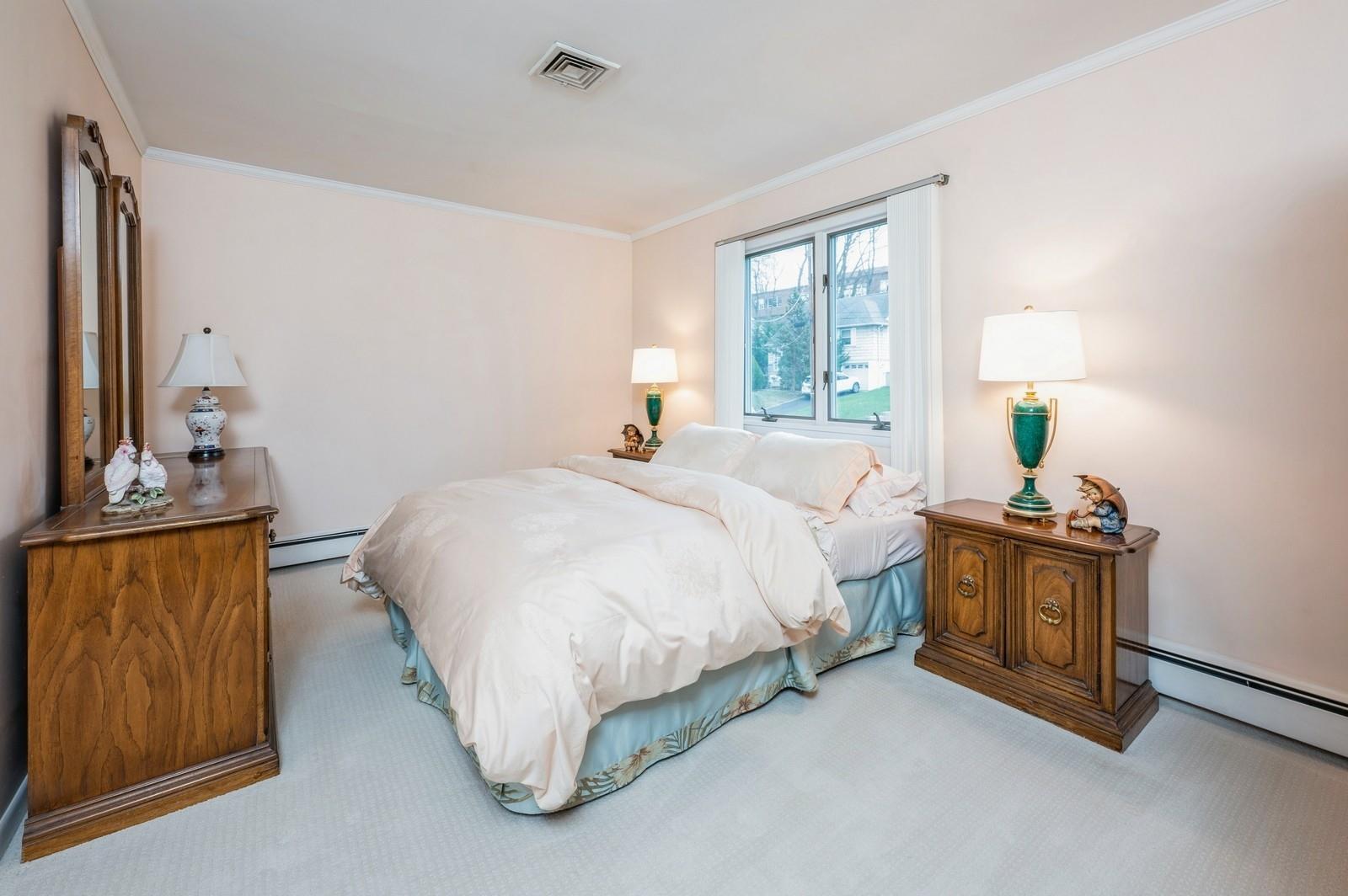 Single Family Greenvale  Westchester County, NY 10583, MLS-842598-13