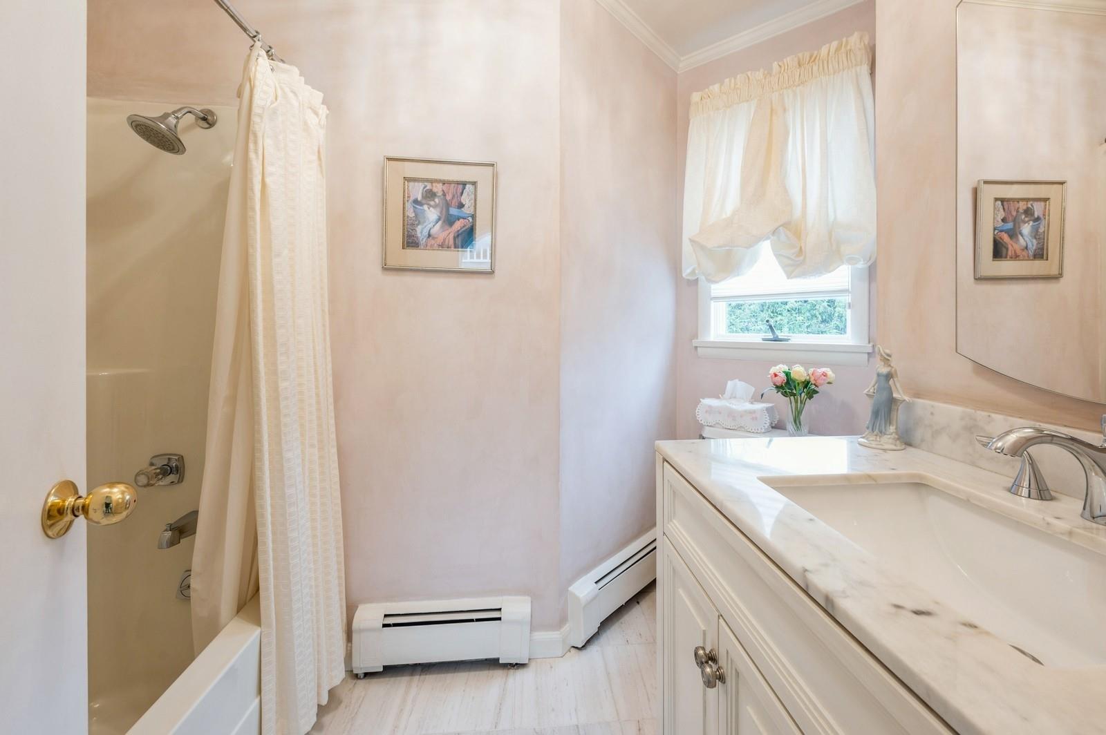 Single Family Greenvale  Westchester County, NY 10583, MLS-842598-15