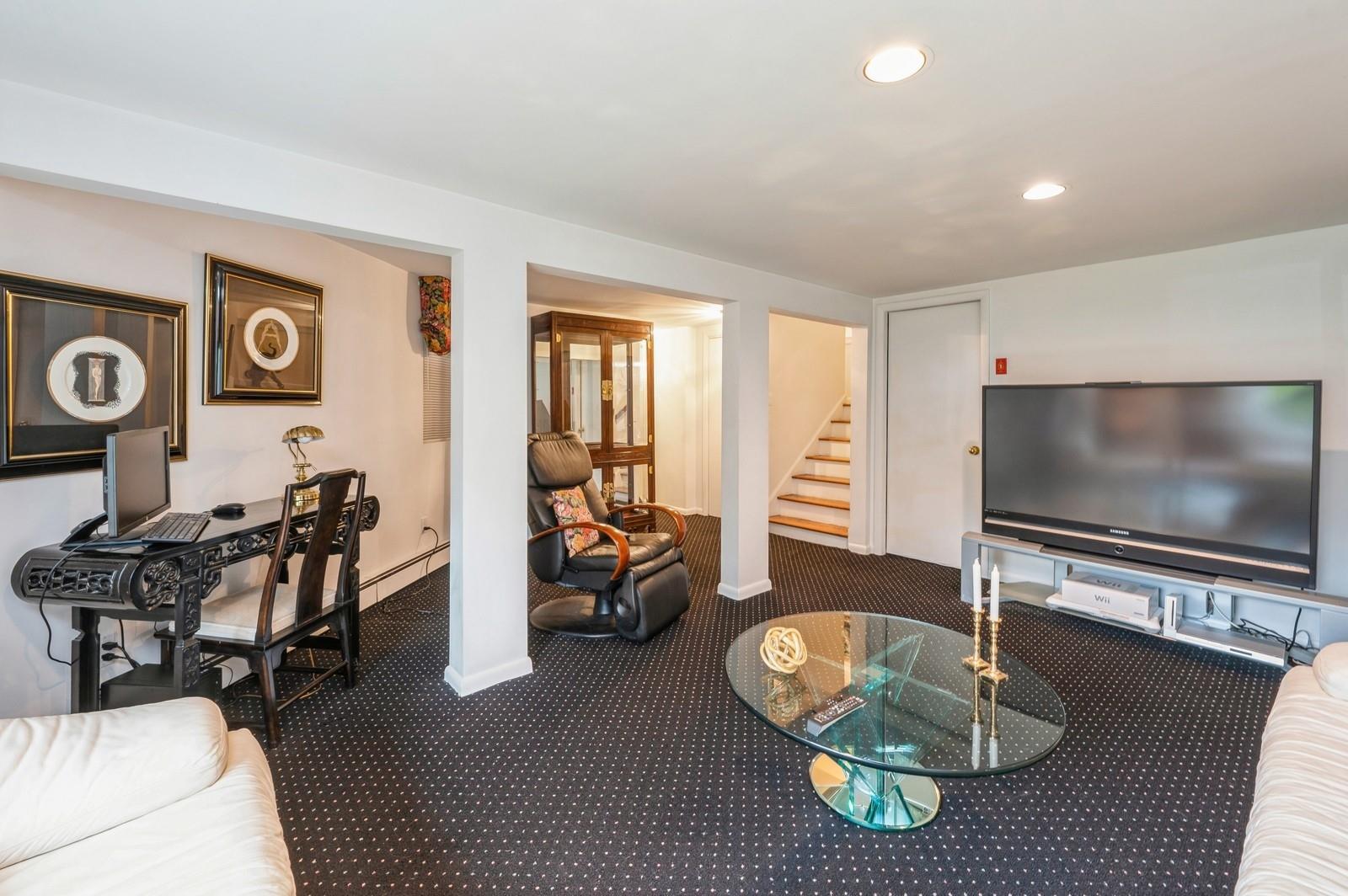 Single Family Greenvale  Westchester County, NY 10583, MLS-842598-21