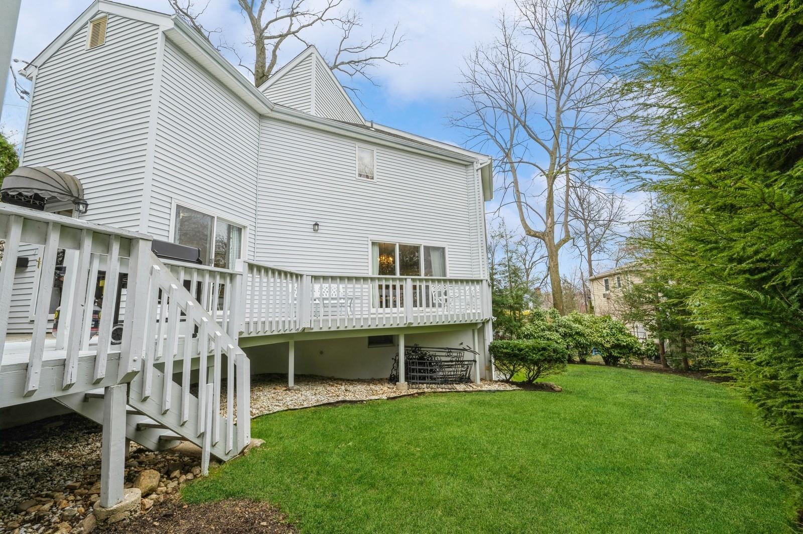 Single Family Greenvale  Westchester County, NY 10583, MLS-842598-25