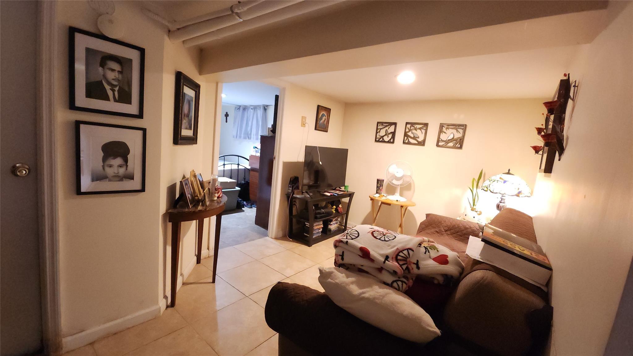 Single Family 41st Rd  Queens, NY 11373, MLS-842615-17