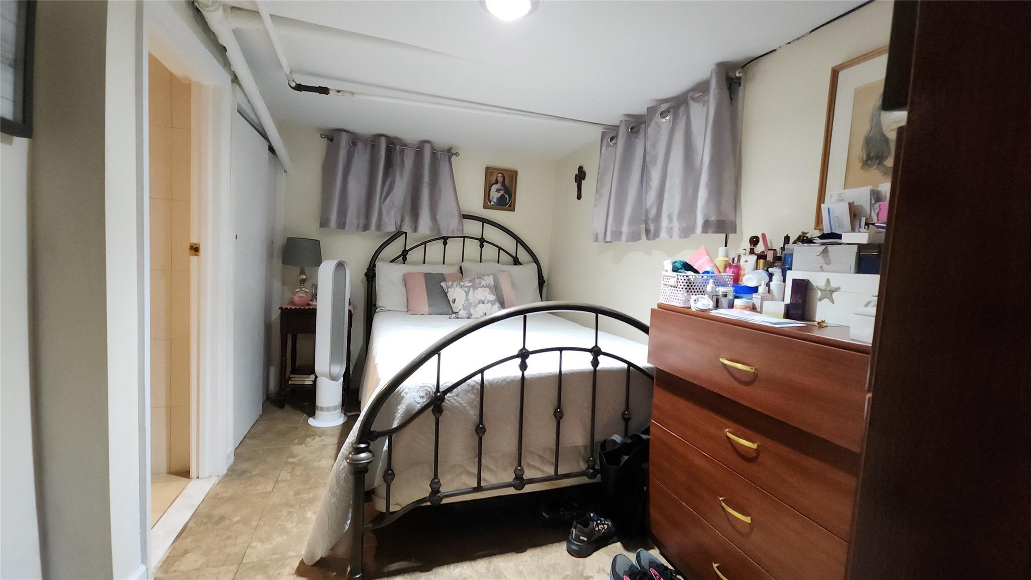 Single Family 41st Rd  Queens, NY 11373, MLS-842615-18
