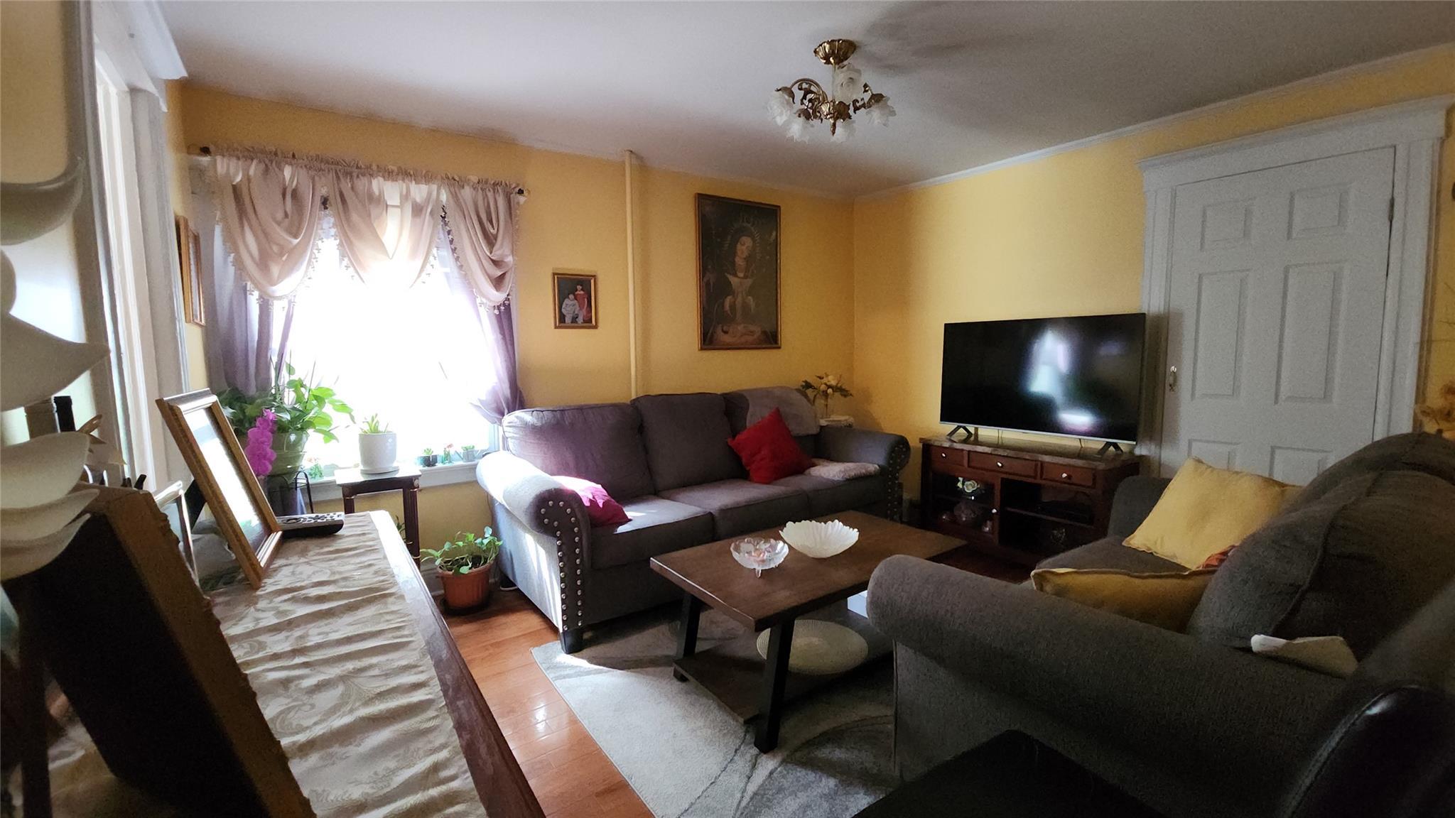Single Family 41st Rd  Queens, NY 11373, MLS-842615-2
