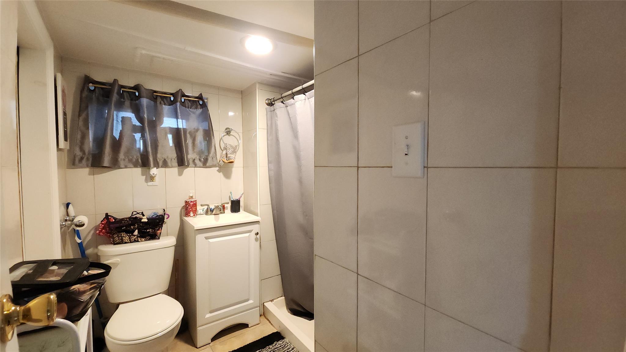 Single Family 41st Rd  Queens, NY 11373, MLS-842615-20