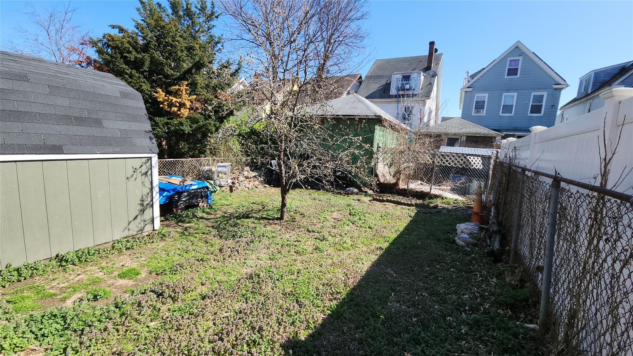 Single Family 41st Rd  Queens, NY 11373, MLS-842615-28