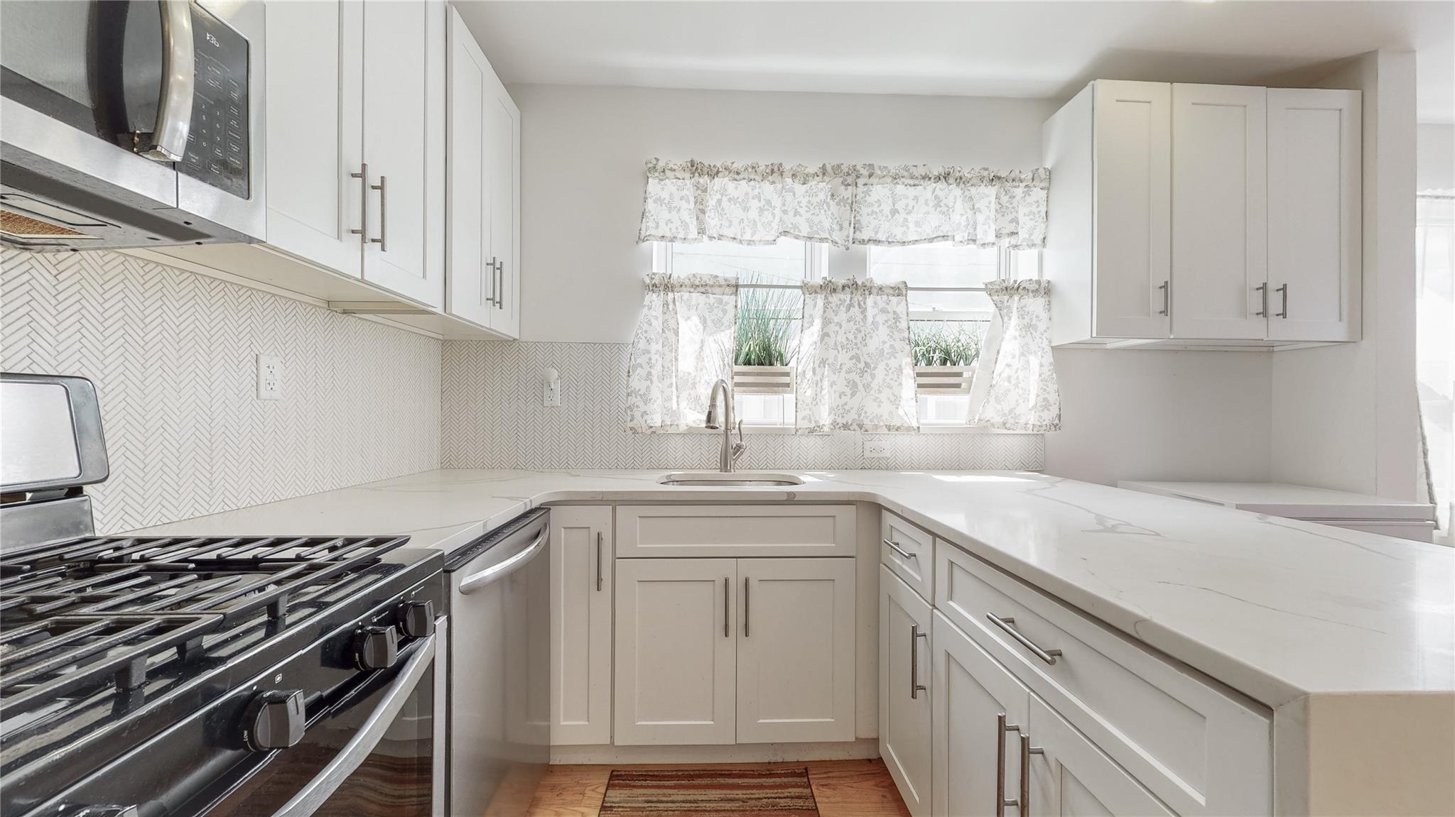 Single Family 232nd  Queens, NY 11413, MLS-842629-4