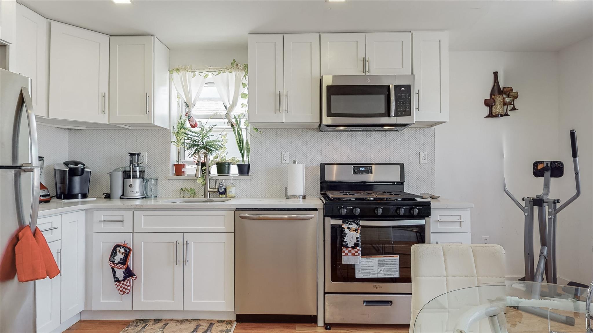 Single Family 232nd  Queens, NY 11413, MLS-842629-5