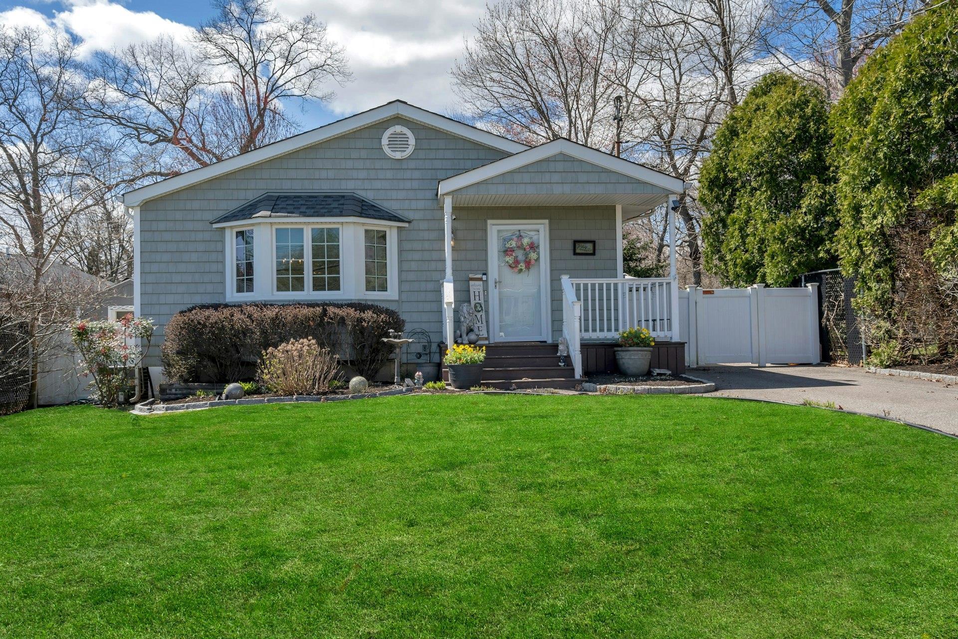 Single Family Blue Point  Suffolk County, NY 11738, MLS-842657-2