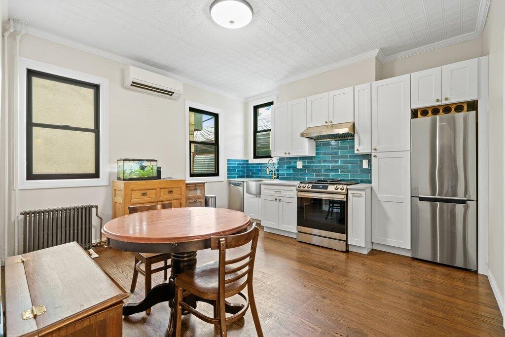 Single Family 30th  Brooklyn, NY 11232, MLS-842668-3