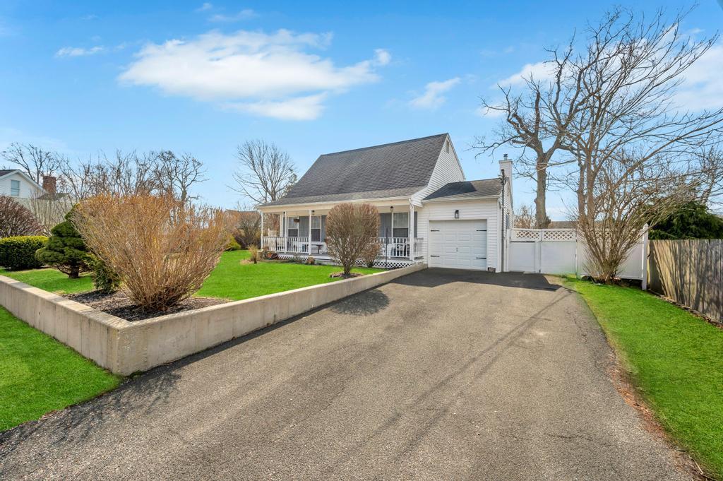 Single Family Astoria  Suffolk County, NY 11951, MLS-842676-3
