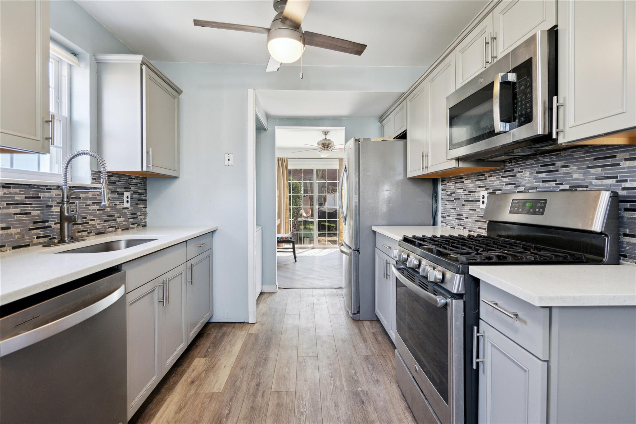 Single Family Union  Suffolk County, NY 11706, MLS-842679-10
