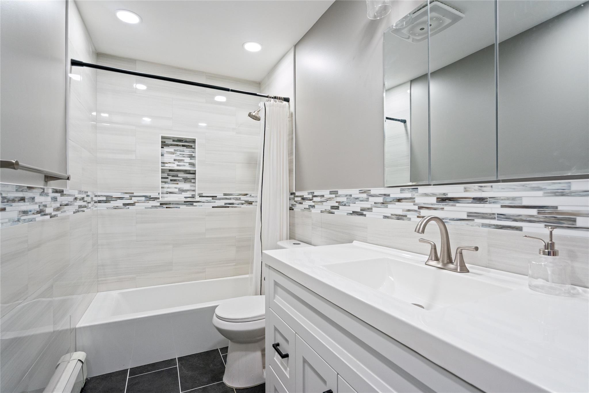 Single Family Union  Suffolk County, NY 11706, MLS-842679-17