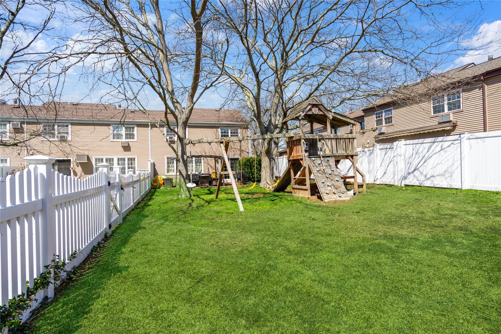 Single Family Union  Suffolk County, NY 11706, MLS-842679-21