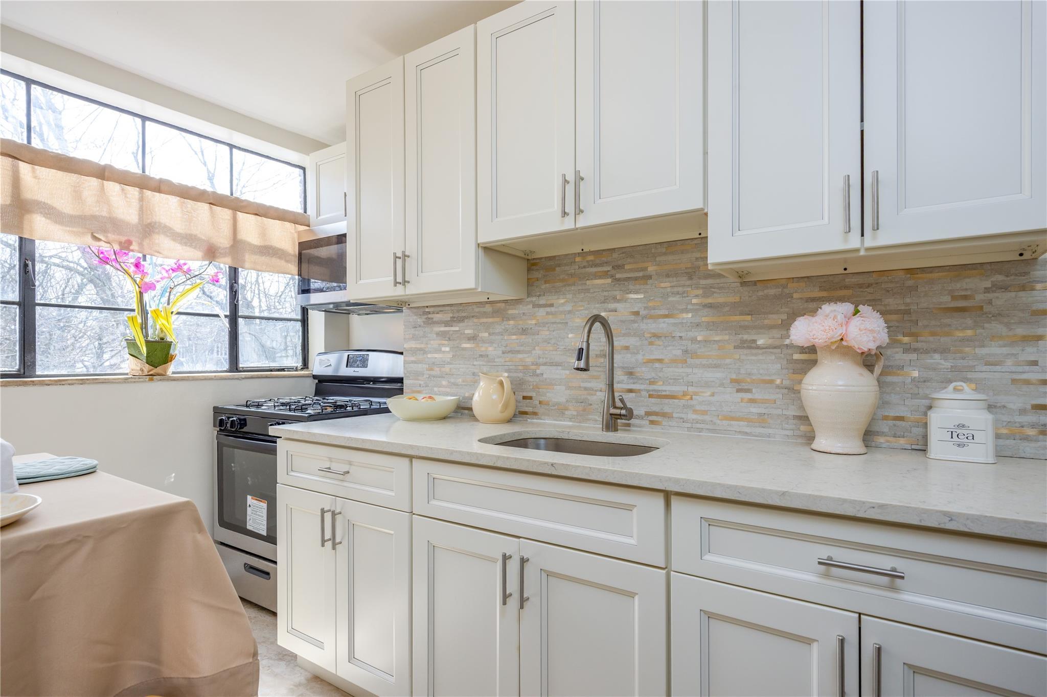 Single Family Pitman  Bronx, NY 10466, MLS-842682-11