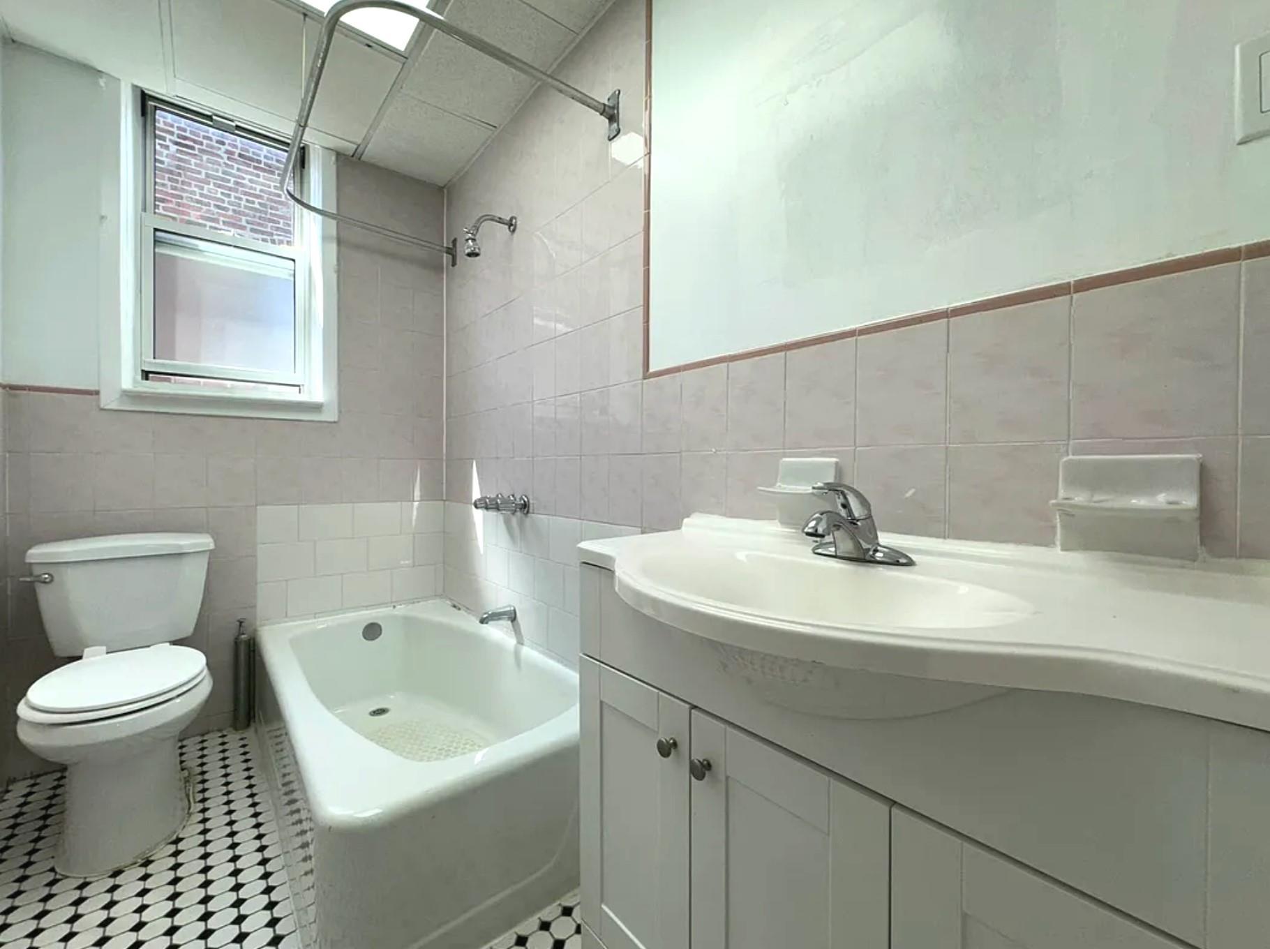 Single Family 78th  Queens, NY 11379, MLS-842705-22