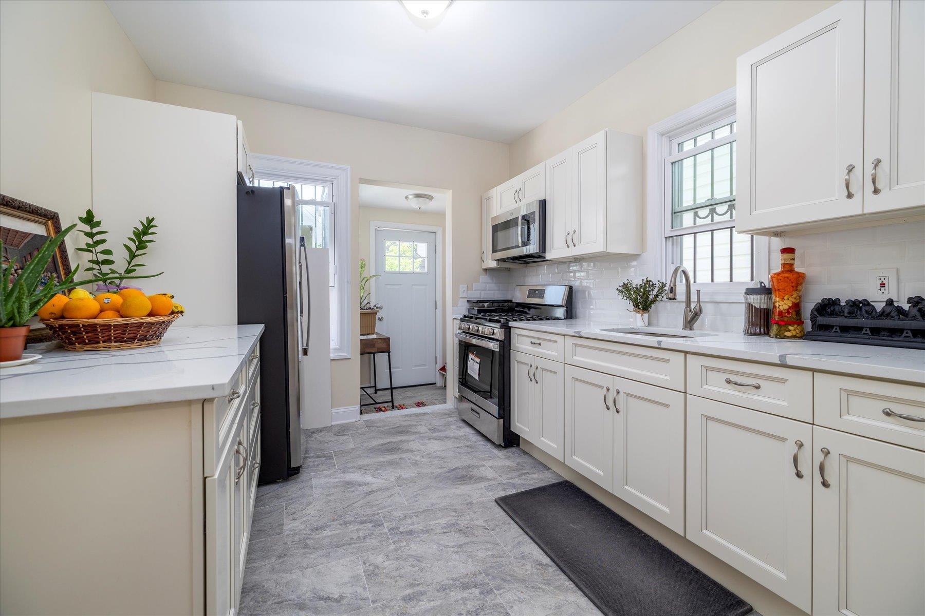 Single Family Shore  Queens, NY 11435, MLS-842800-18