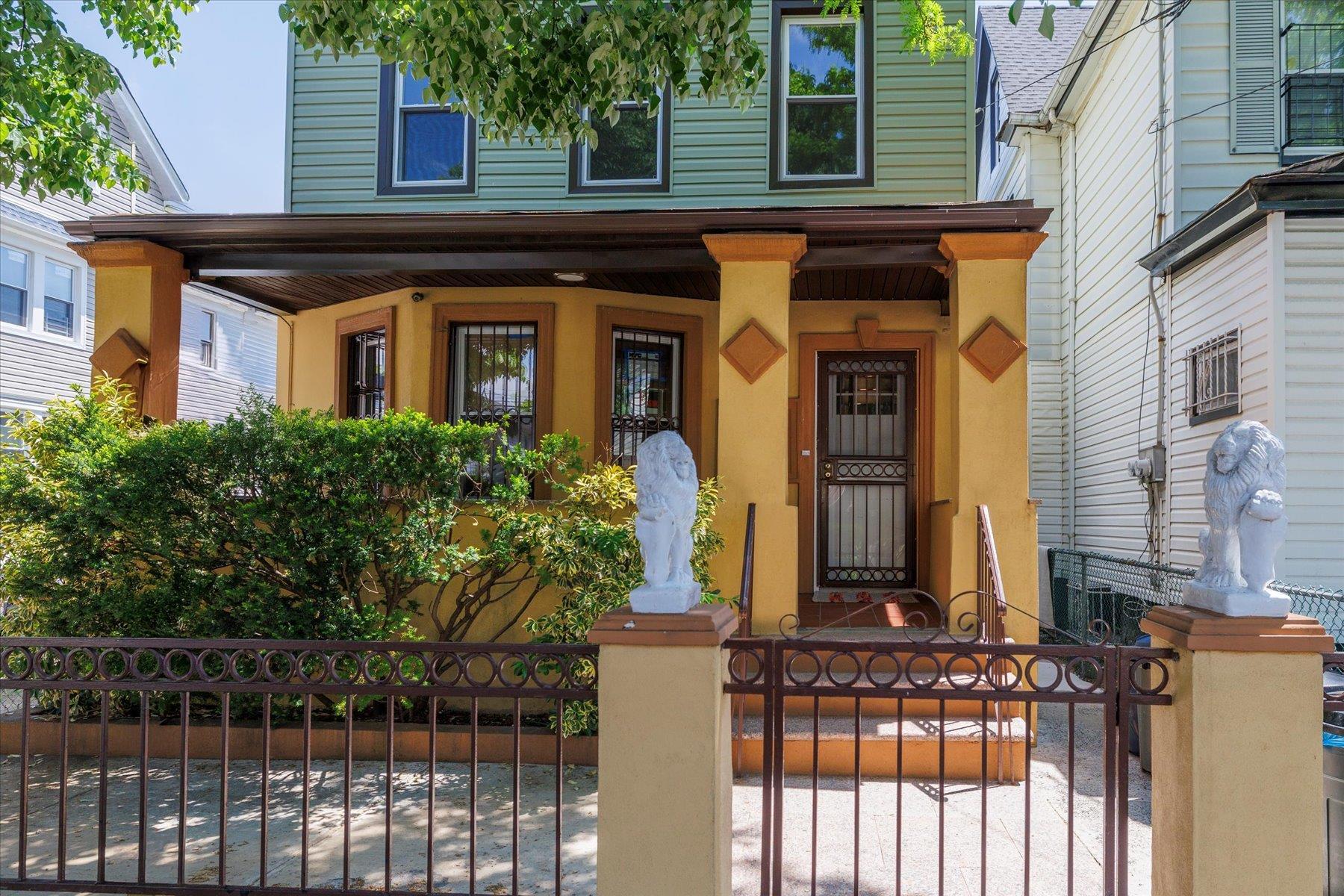 Single Family Shore  Queens, NY 11435, MLS-842800-2