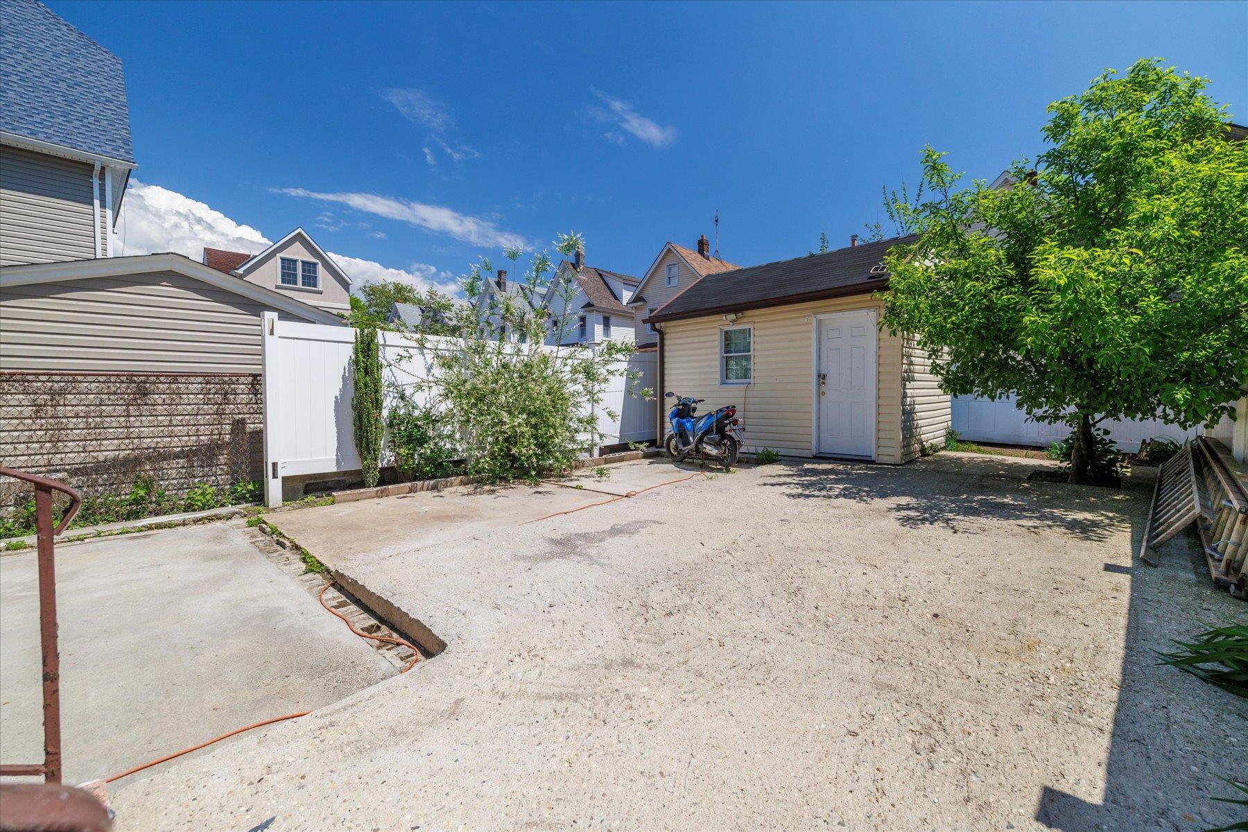 Single Family Shore  Queens, NY 11435, MLS-842800-25