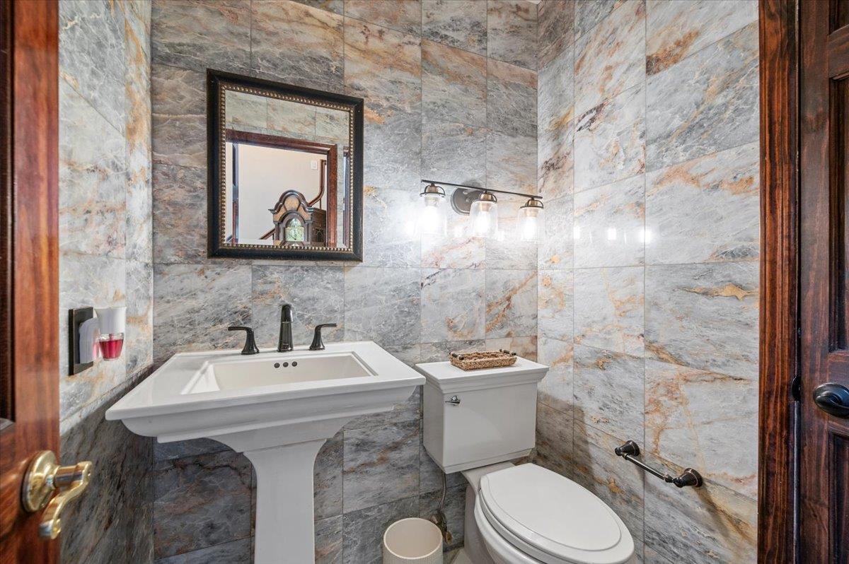 Single Family Redington  Suffolk County, NY 11746, MLS-842822-21
