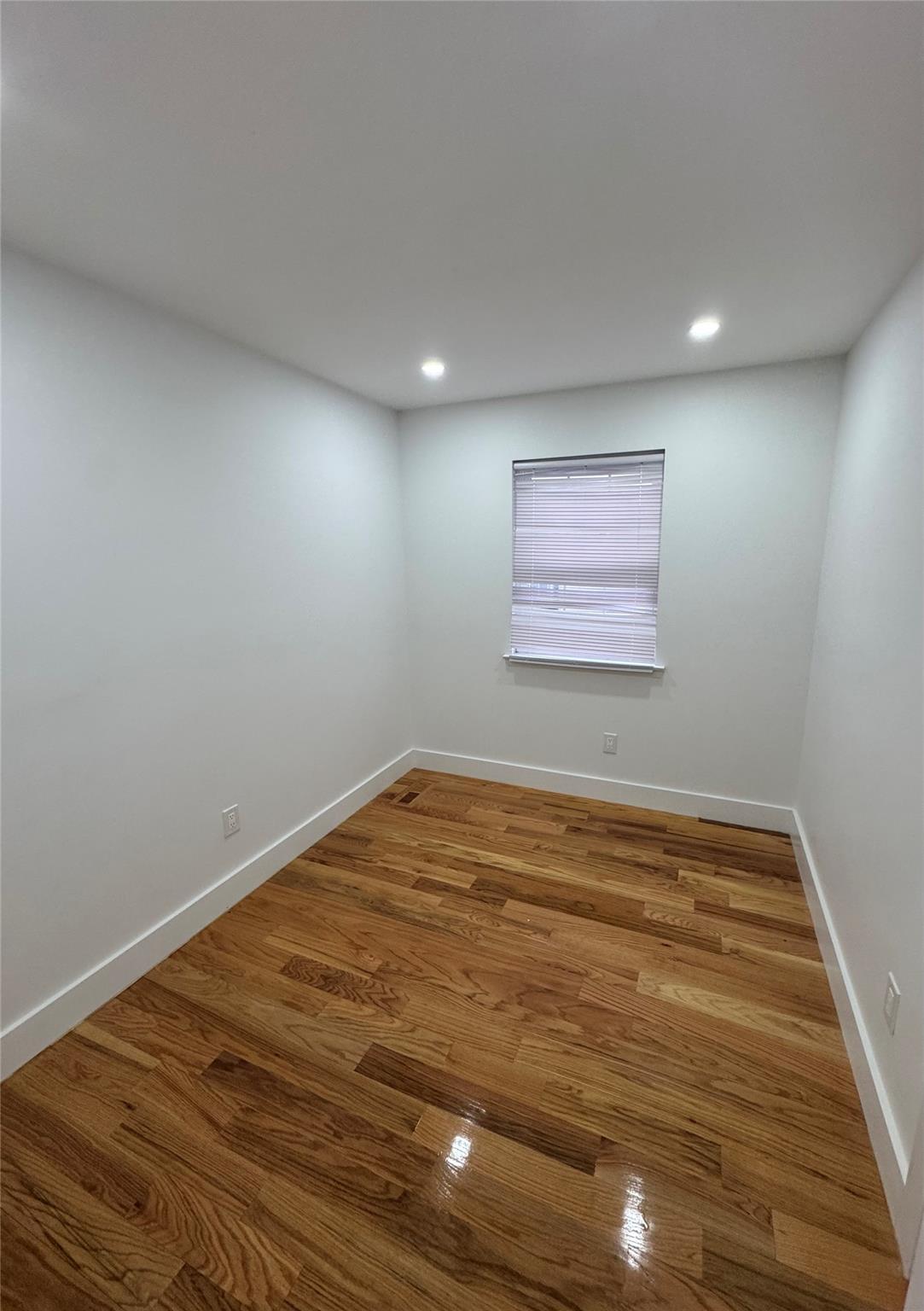Apartment 141st Ave  Queens, NY 11413, MLS-842823-8