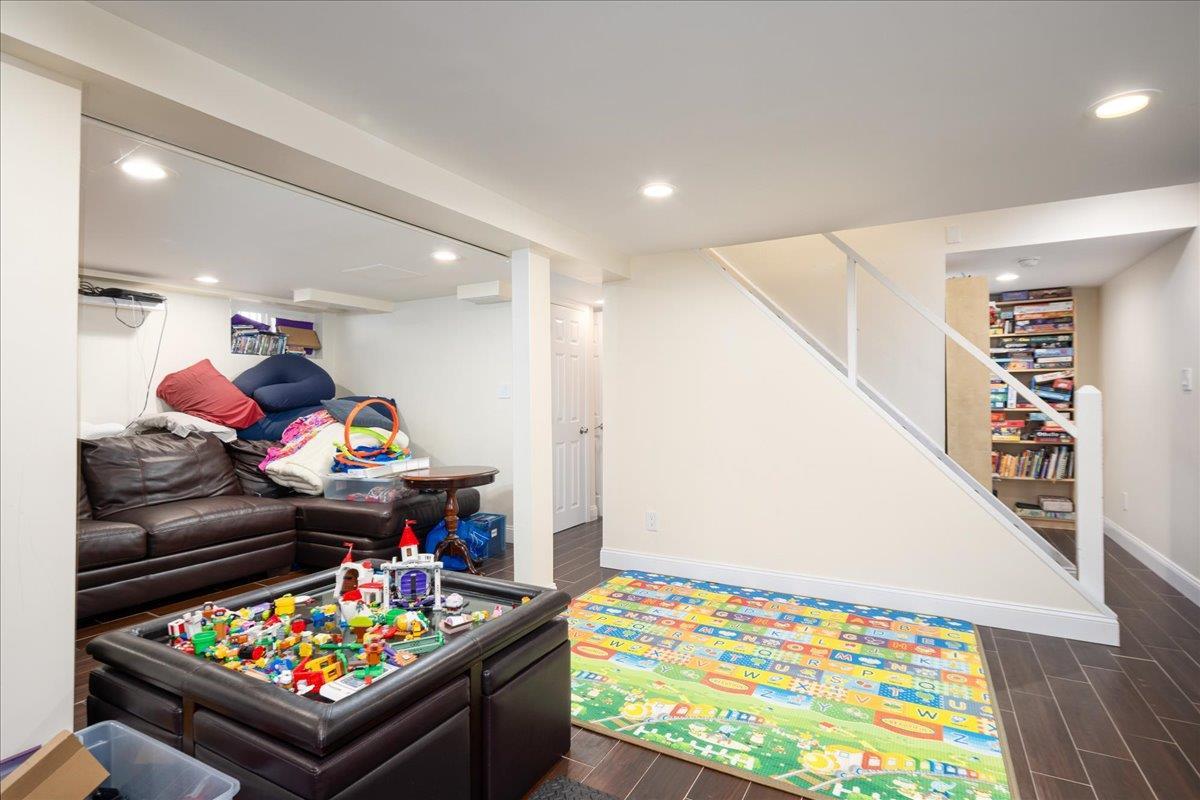 Single Family Dyckman  Nassau County, NY 11040, MLS-842827-17