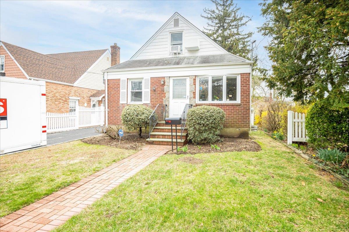Single Family Dyckman  Nassau County, NY 11040, MLS-842827-2