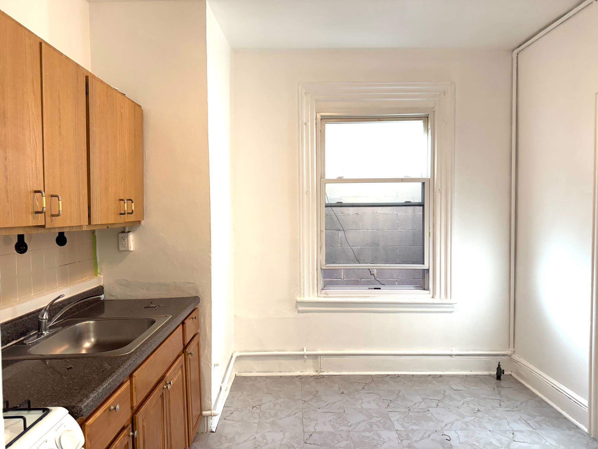 Apartment 37th Ave  Queens, NY 11372, MLS-842840-3