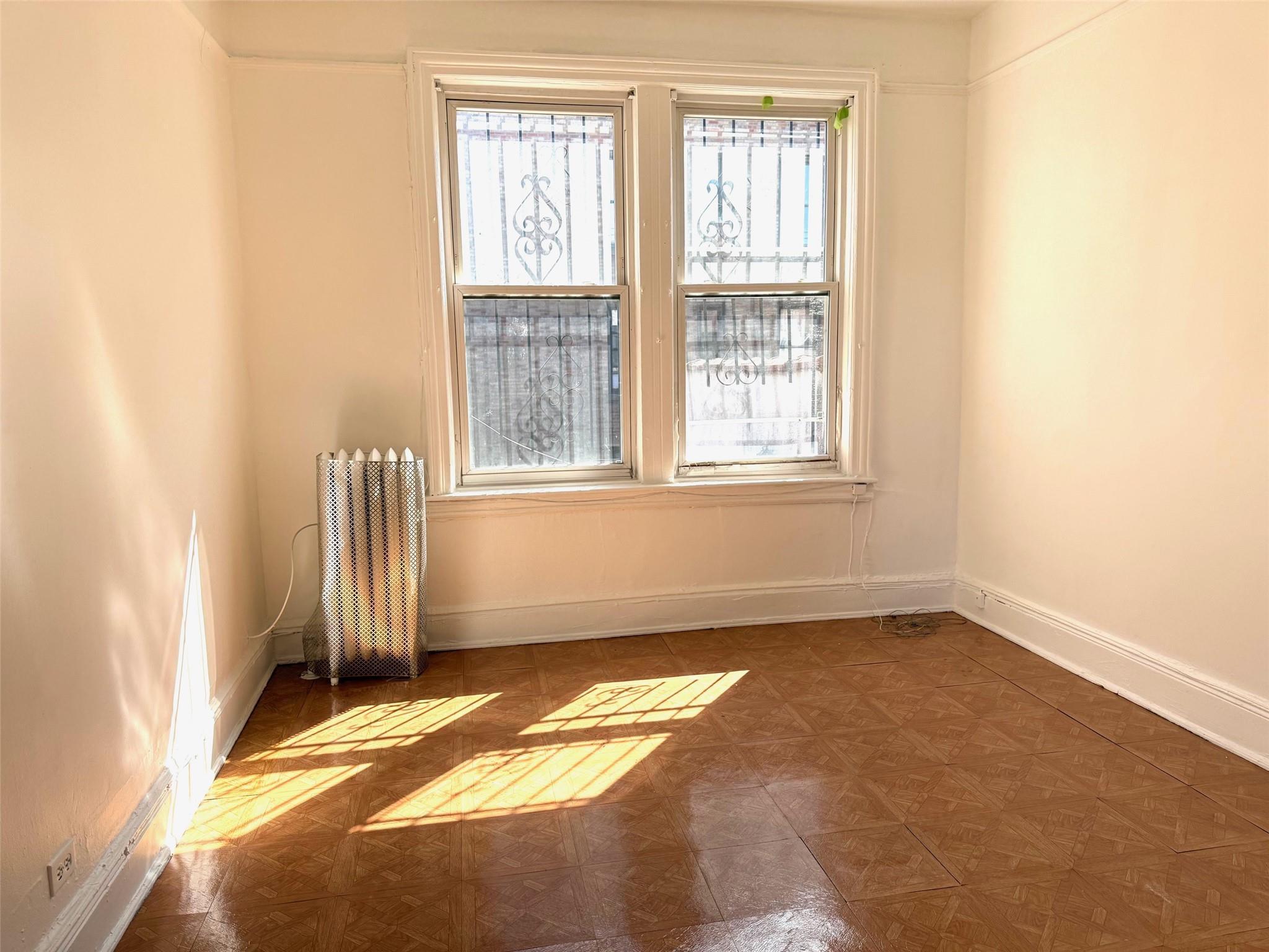 Apartment 37th Ave  Queens, NY 11372, MLS-842840-4