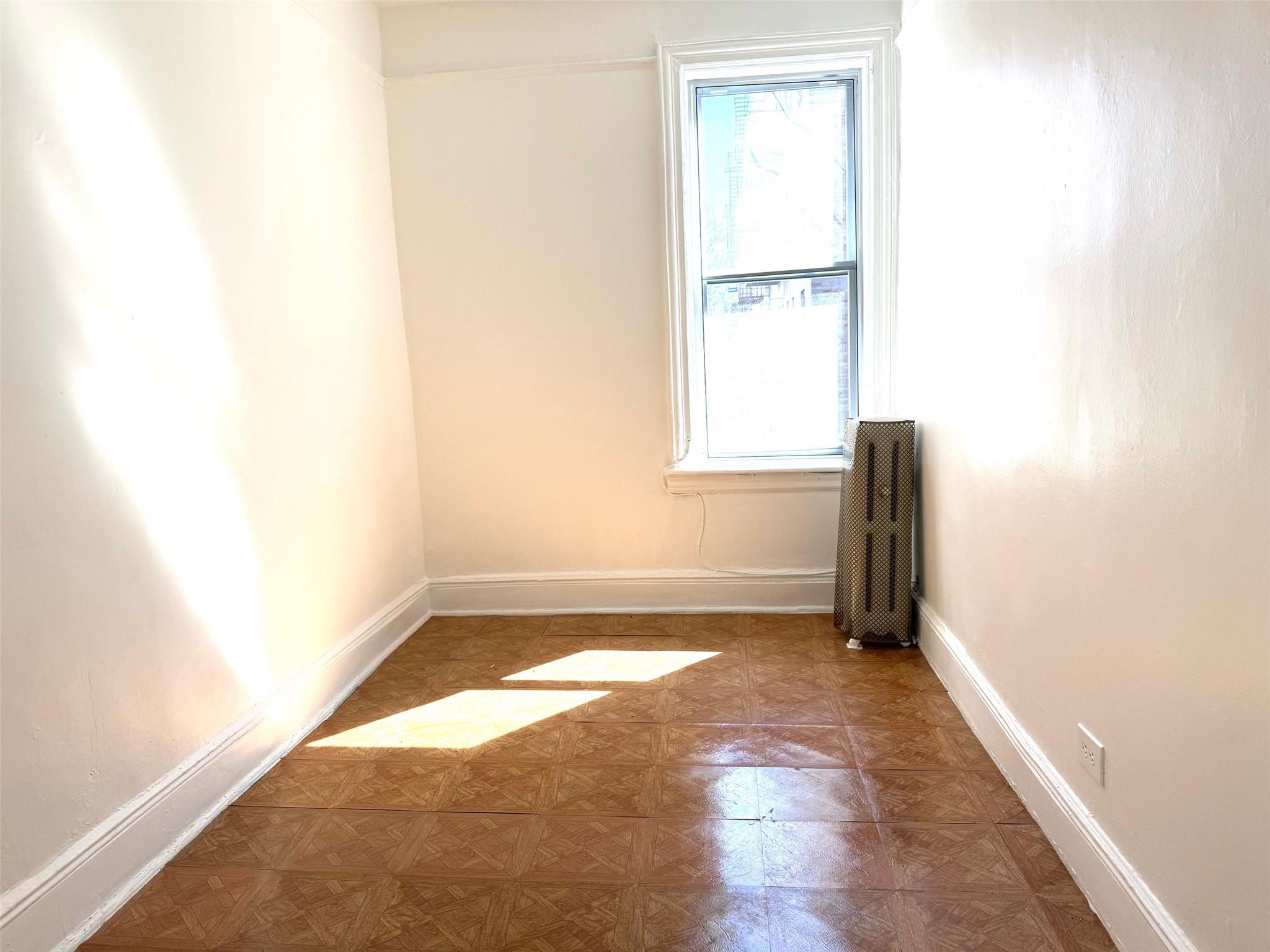 Apartment 37th Ave  Queens, NY 11372, MLS-842840-5