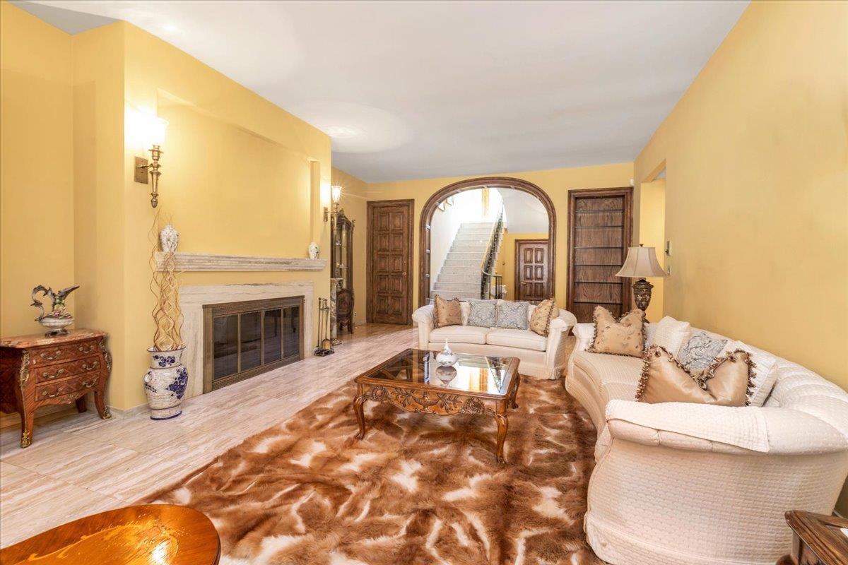 Single Family Malba  Queens, NY 11357, MLS-842868-3