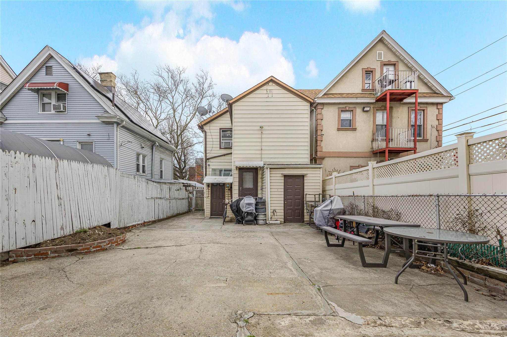 Single Family Laurel Hill  Queens, NY 11377, MLS-842877-14